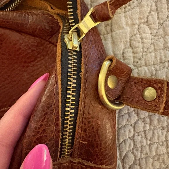 Portland Leather Circle Crossbody Bag - Picture 5 of 6